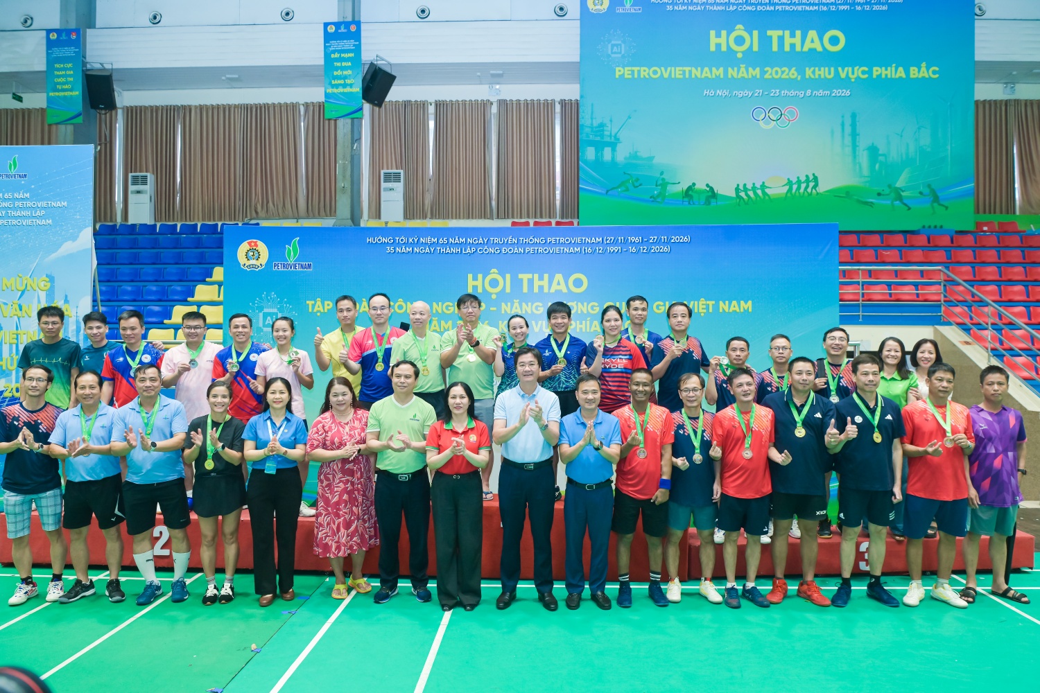 Trao giải môn bóng bàn Trao giải môn bóng bàn