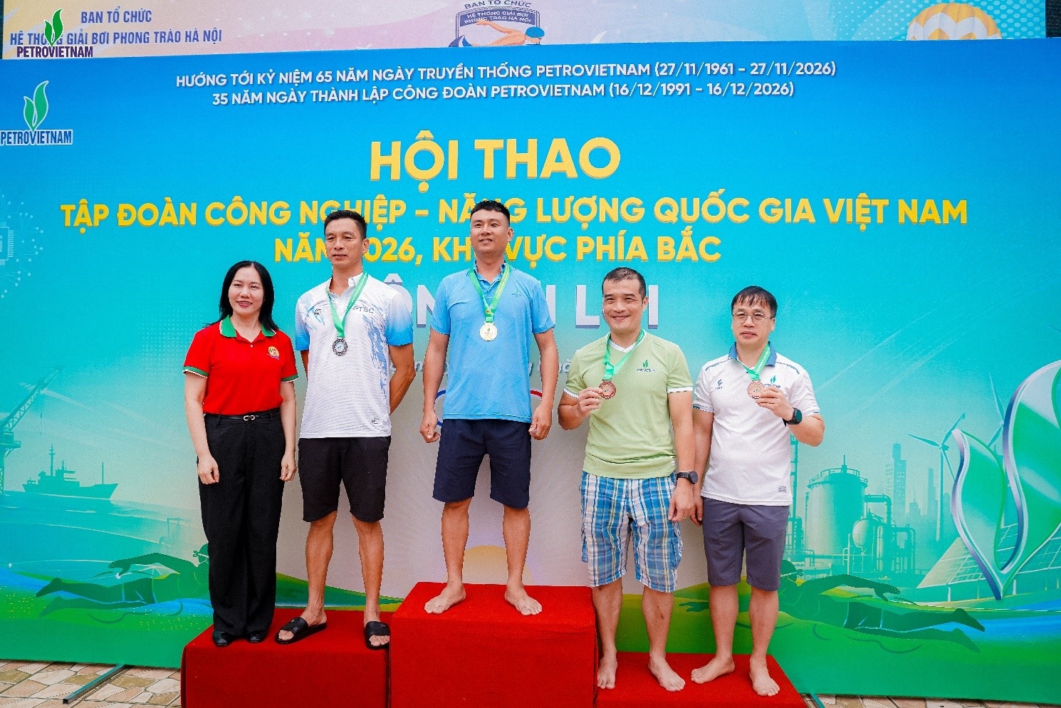 Vượt mưa lạnh, các 