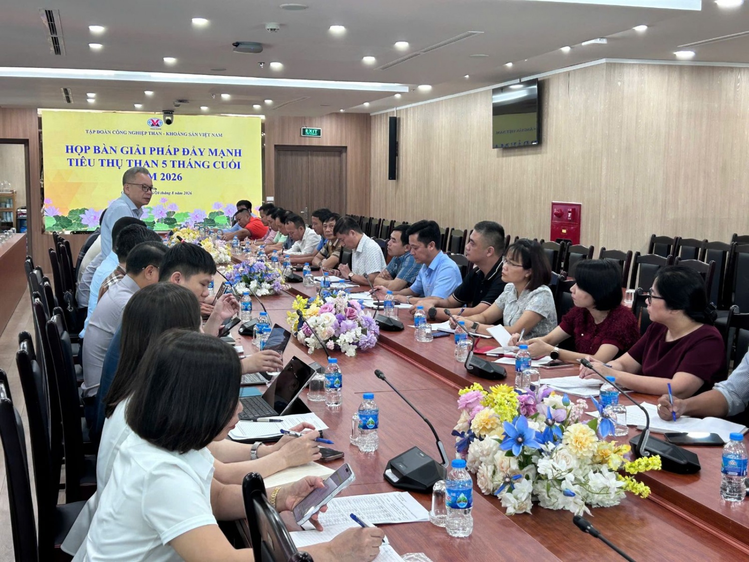 Đẩy mạnh công tác tiêu thụ, đáp ứng tối đa nhu cầu của khách hàng TKV cung ứng than