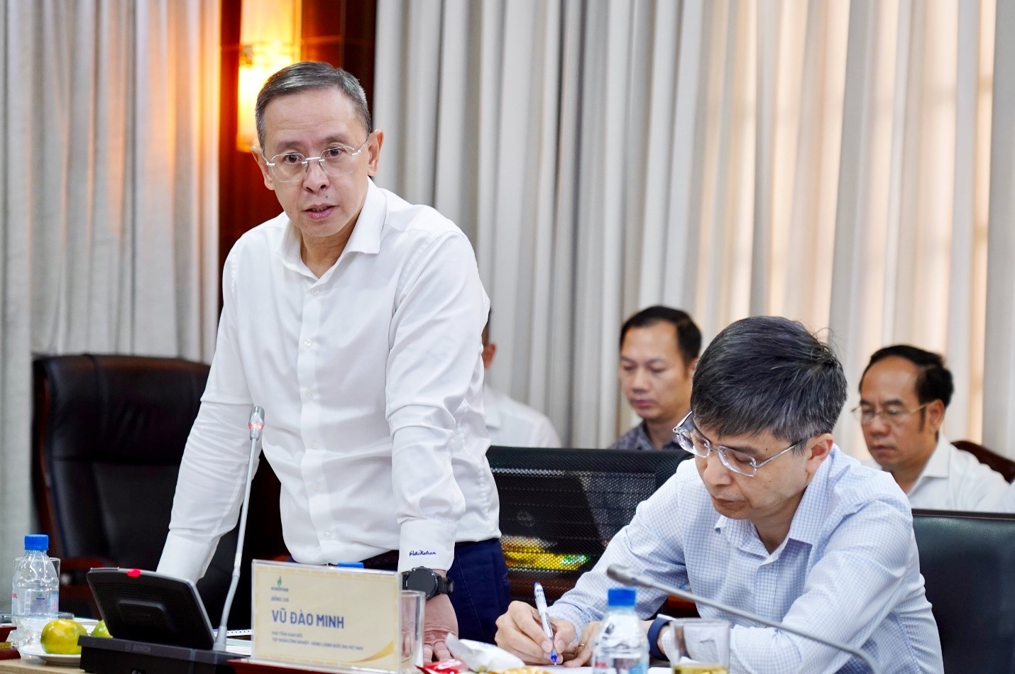 Thành viên HĐTV PETROVIETNAM Trần Bình Minh phát biểu tại buổi làm việc