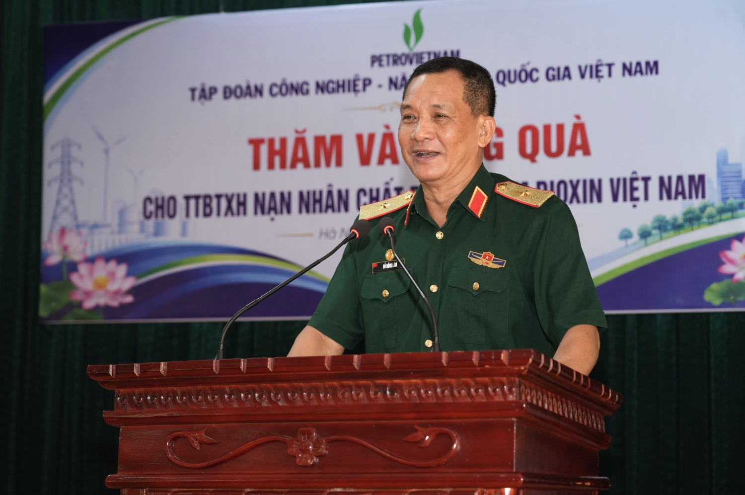 Hội CCB Bộ máy QL&ĐH PETROVIETNAM chung tay xoa dịu nỗi đau da cam