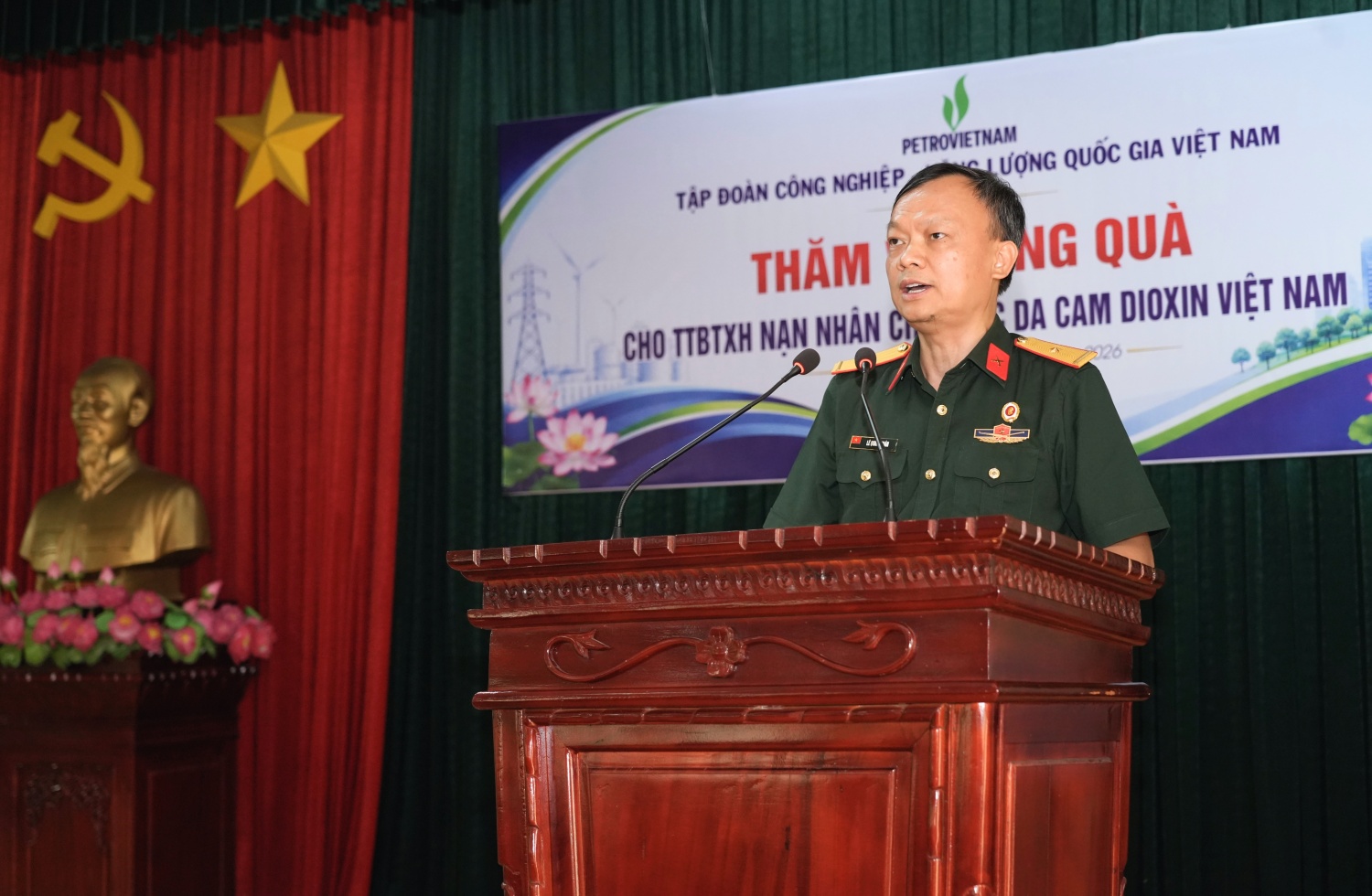 Hội CCB Bộ máy QL&ĐH PETROVIETNAM chung tay xoa dịu nỗi đau da cam