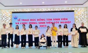 Nữ sinh “xương thủy tinh” bền bỉ chinh phục ước mơ
