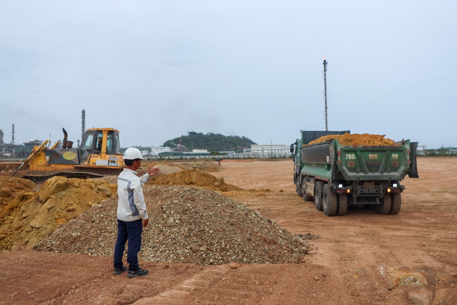 Xuyên lễ chạy đua với thời gian trên công trường Dung Quất