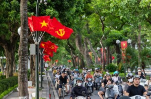 Hà Nội rực rỡ cờ hoa chào mừng ngày Quốc khánh 2/9