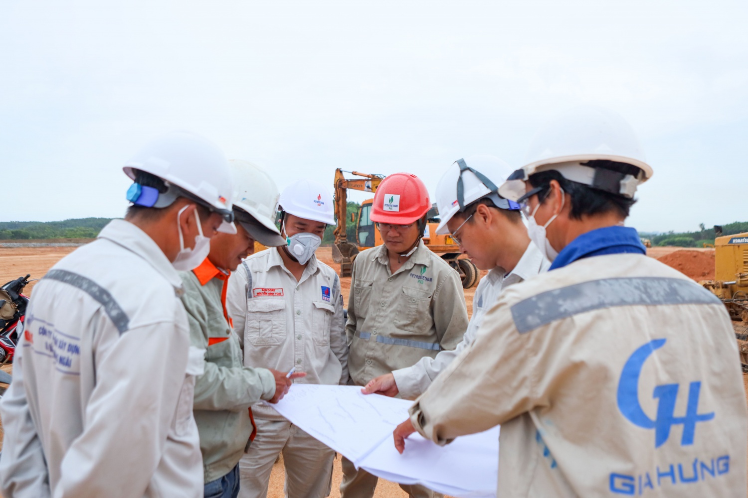 Xuyên lễ chạy đua với thời gian trên công trường Dung Quất