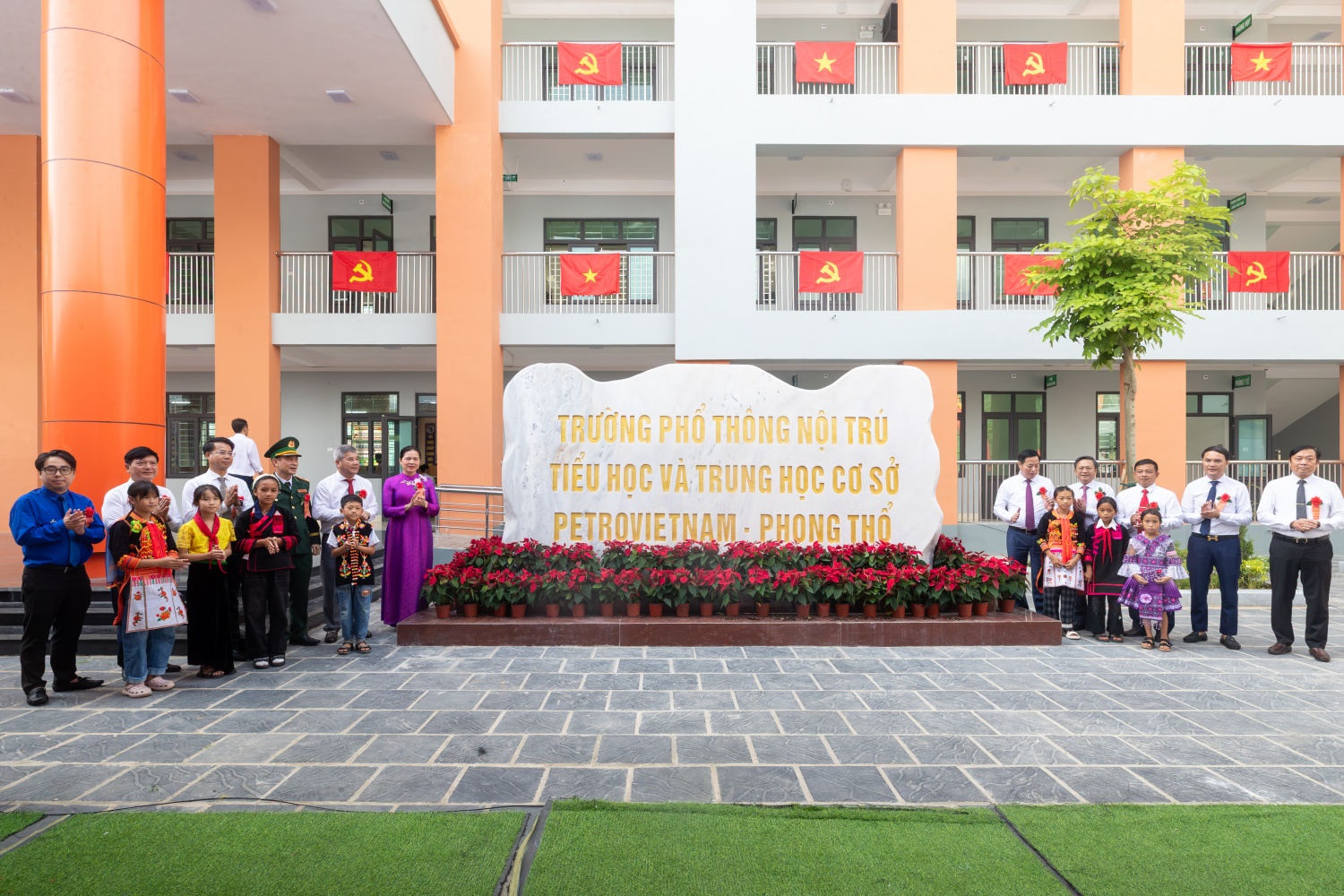 Ngôi trường hiện đại và “giấc mơ có thật” nơi biên cương