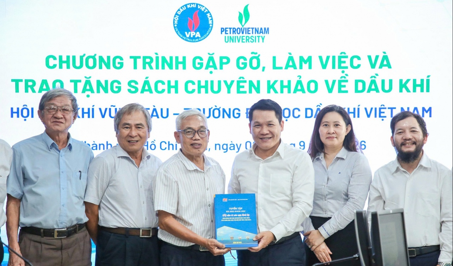 PVU làm việc với Chi hội Dầu khí Vũng Tàu: Kết nối tri thức, truyền lửa cho thế hệ trẻ