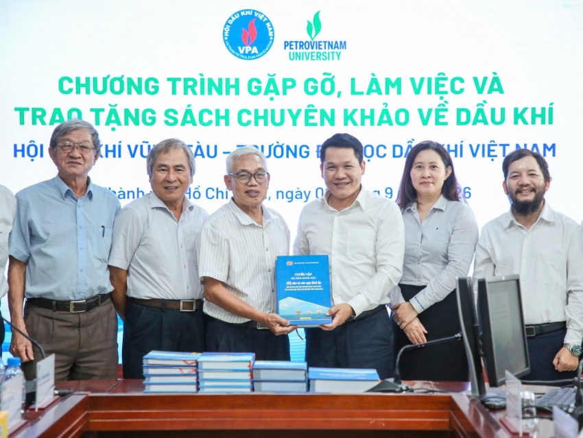 PVU làm việc với Chi hội Dầu khí Vũng Tàu: Kết nối tri thức, truyền lửa cho thế hệ trẻ