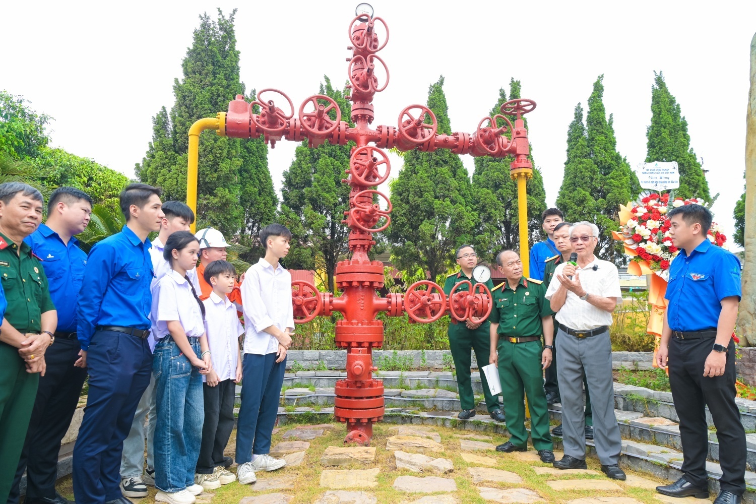 “Tôi yêu PETROVIETNAM”: Cuộc thi đặc biệt kết nối 65 năm di sản với khát vọng tương lai “Tôi yêu PETROVIETNAM”: Cuộc thi đặc biệt kết nối 65 năm di sản với khát vọng tương lai