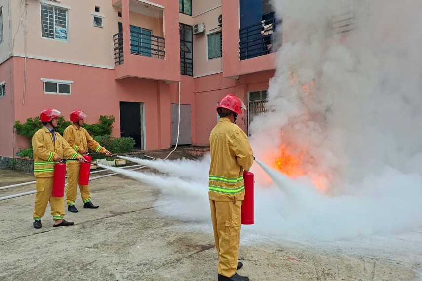 Thực tập phương án PCCC, đảm bảo vận hành an toàn Khu nhà ở và dịch vụ của CBCNV NMLD Dung Quất Thực tập phương án PCCC, đảm bảo vận hành an toàn Khu nhà ở và dịch vụ của CBCNV NMLD Dung Quất