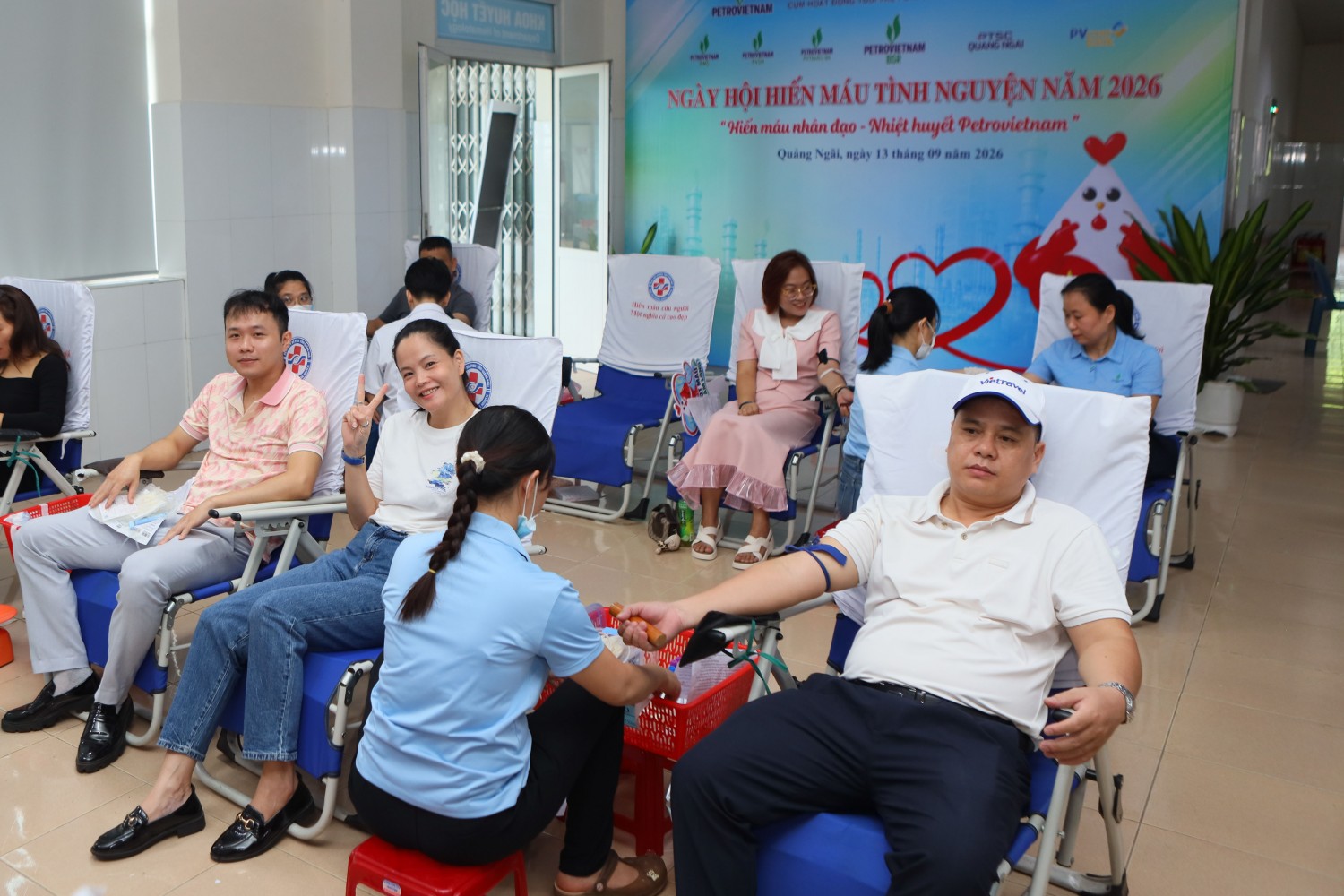 Nhiều NLĐ hào hứng trước hoạt động ý nghĩa do Đoàn Thanh niên BSR phối hợp với Cụm hoạt động Dầu khí miền Trung và các đơn vị liên quan tổ chức.