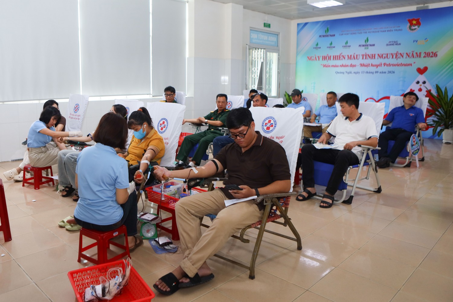 Trong sáng ngày 13/9, đông đảo CBCNV các đơn vị thuộc PETROVIETNAM tại Quảng Ngãi đã có mặt để hiến máu.