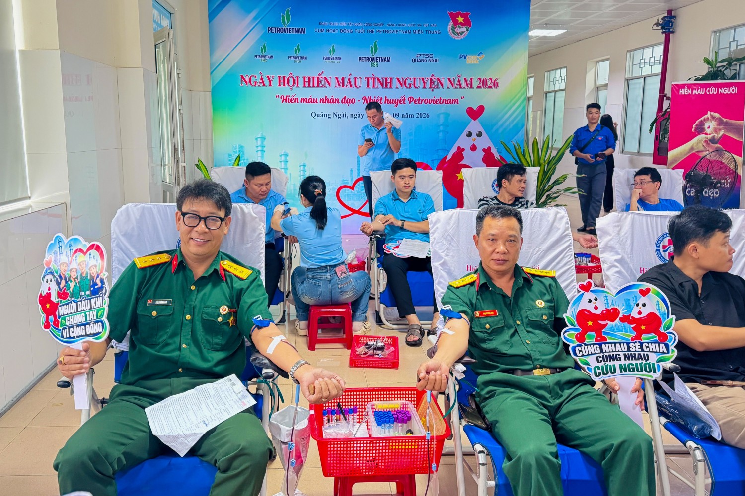 Các hội viên Hội Cựu Chiến binh BSR cũng hào hứng tham gia vào hoạt động ý nghĩa.