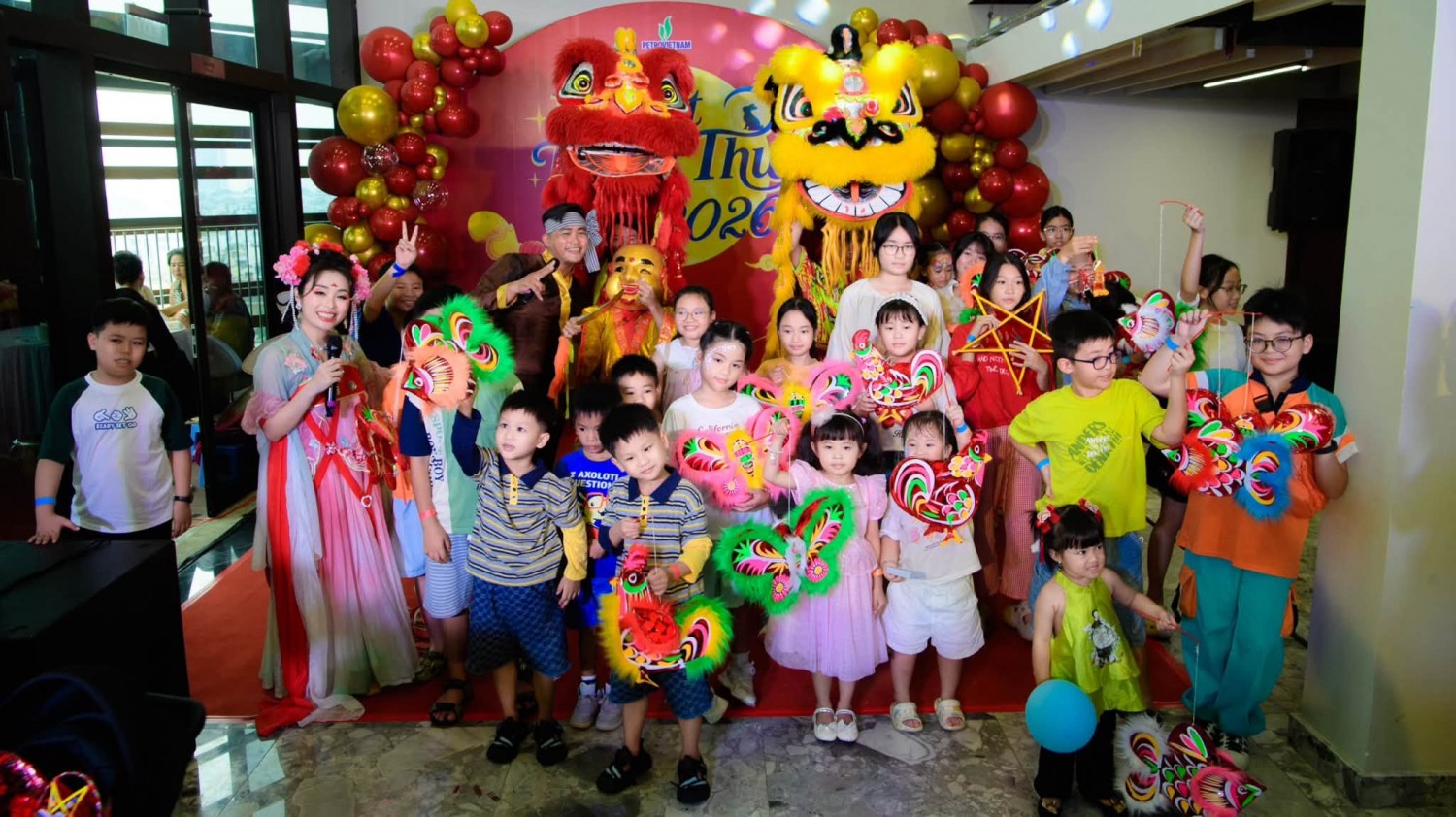 “Giấc mơ tuổi thơ” của các cháu thiếu nhi PVOIL trong mùa Trung thu