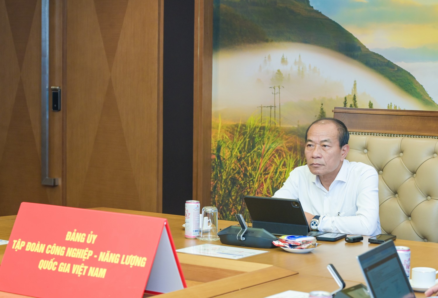 Đồng chí Phạm Quang Dũng - Ủy viên Ban Thường vụ, Chánh Văn phòng Đảng ủy Tập đoàn Công nghiệp - Năng lượng Quốc gia Việt Nam.