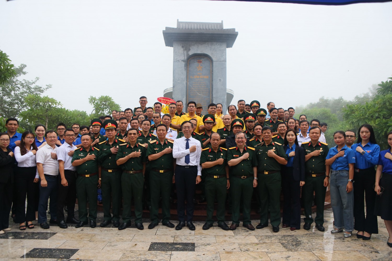 Tập thể người lao động PETROVIETNAM hướng về 150 năm ngày sinh Cụ Huỳnh Thúc Kháng
