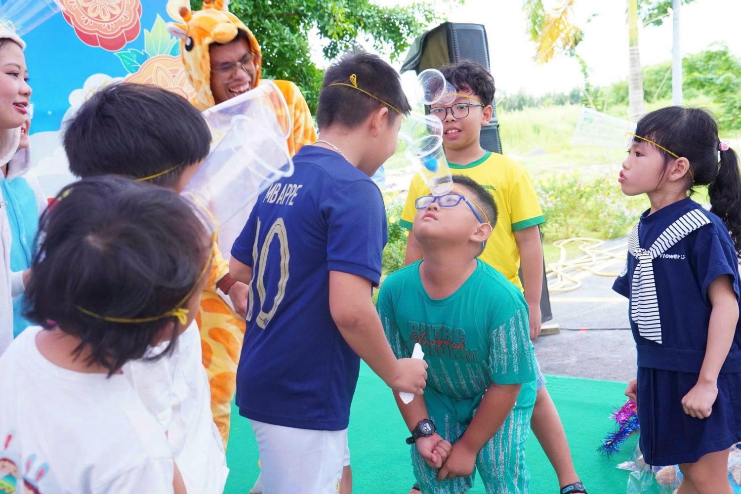PVCFC chăm lo Tết Trung thu cho con em người lao động