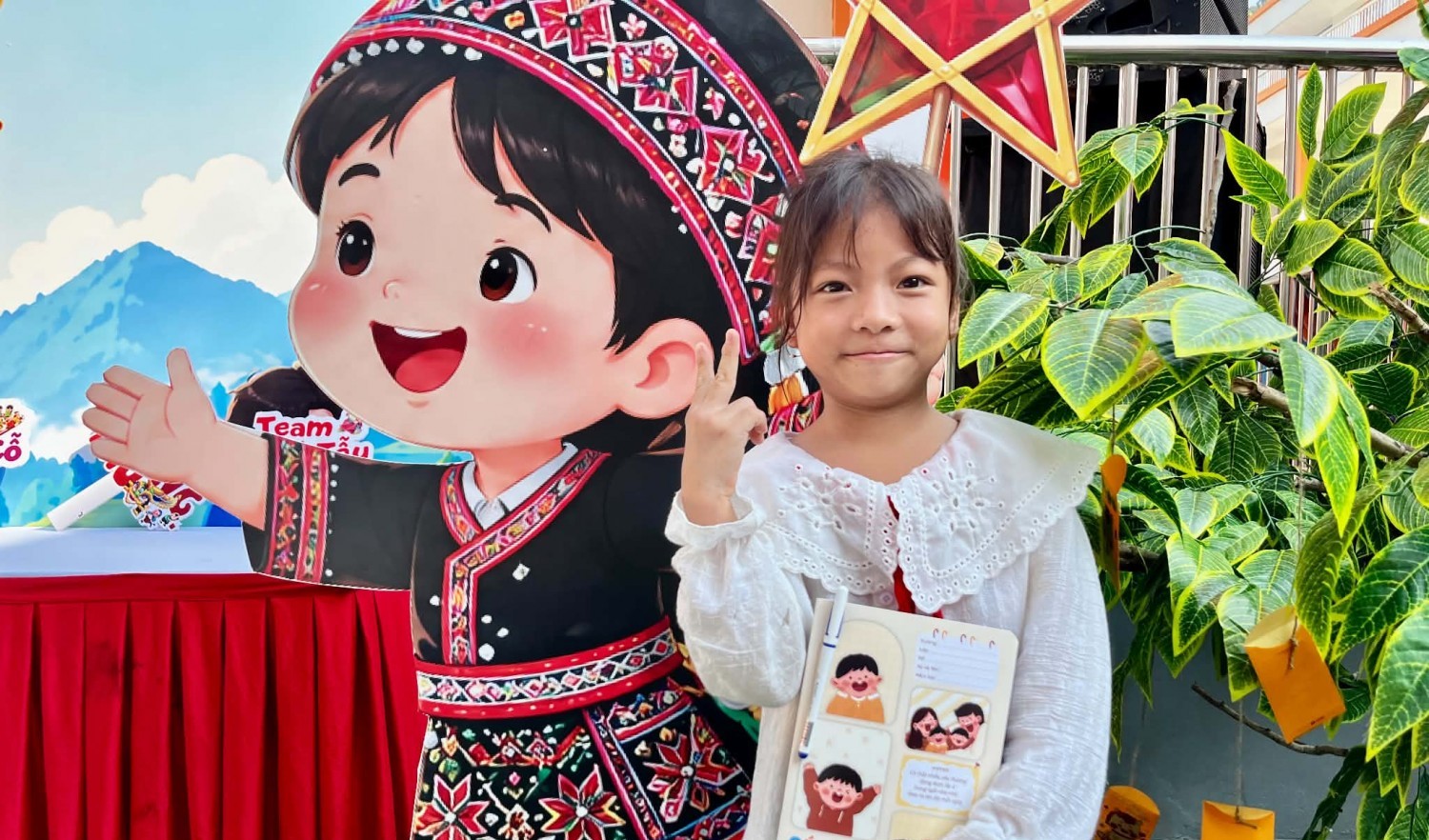 Nụ cười em thơ và hơi ấm nghĩa tình PETROVIETNAM mùa Trung thu biên cương