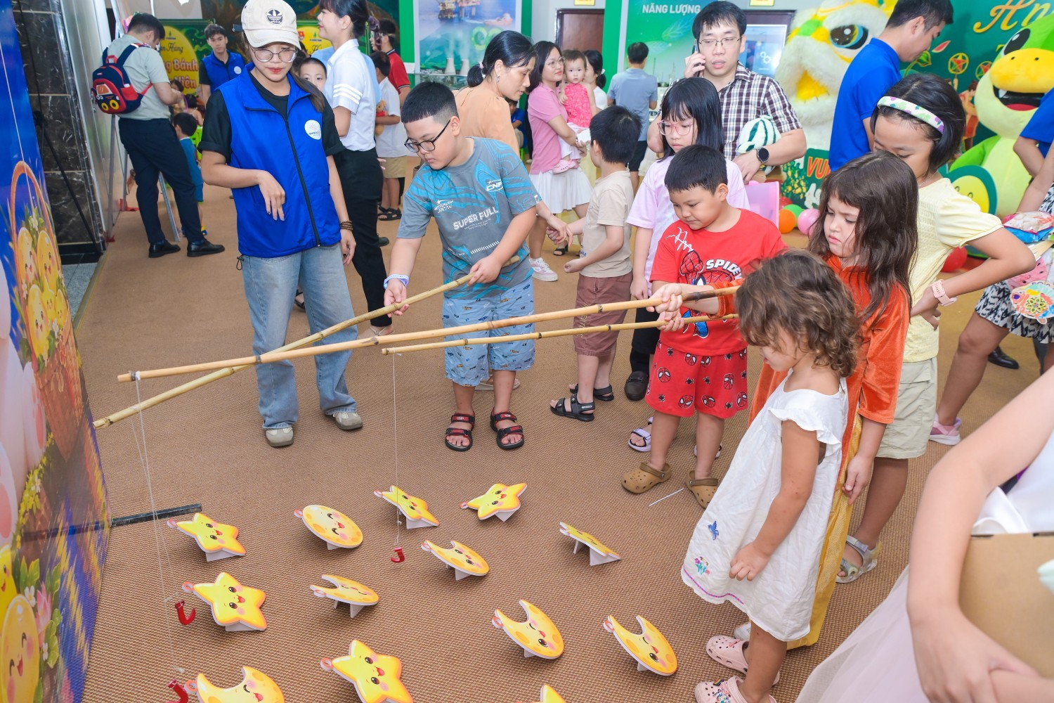 Mùa Trung thu ấm áp, lan tỏa nghĩa tình PETROVIETNAM Mùa Trung thu ấm áp, lan tỏa nghĩa tình PETROVIETNAM