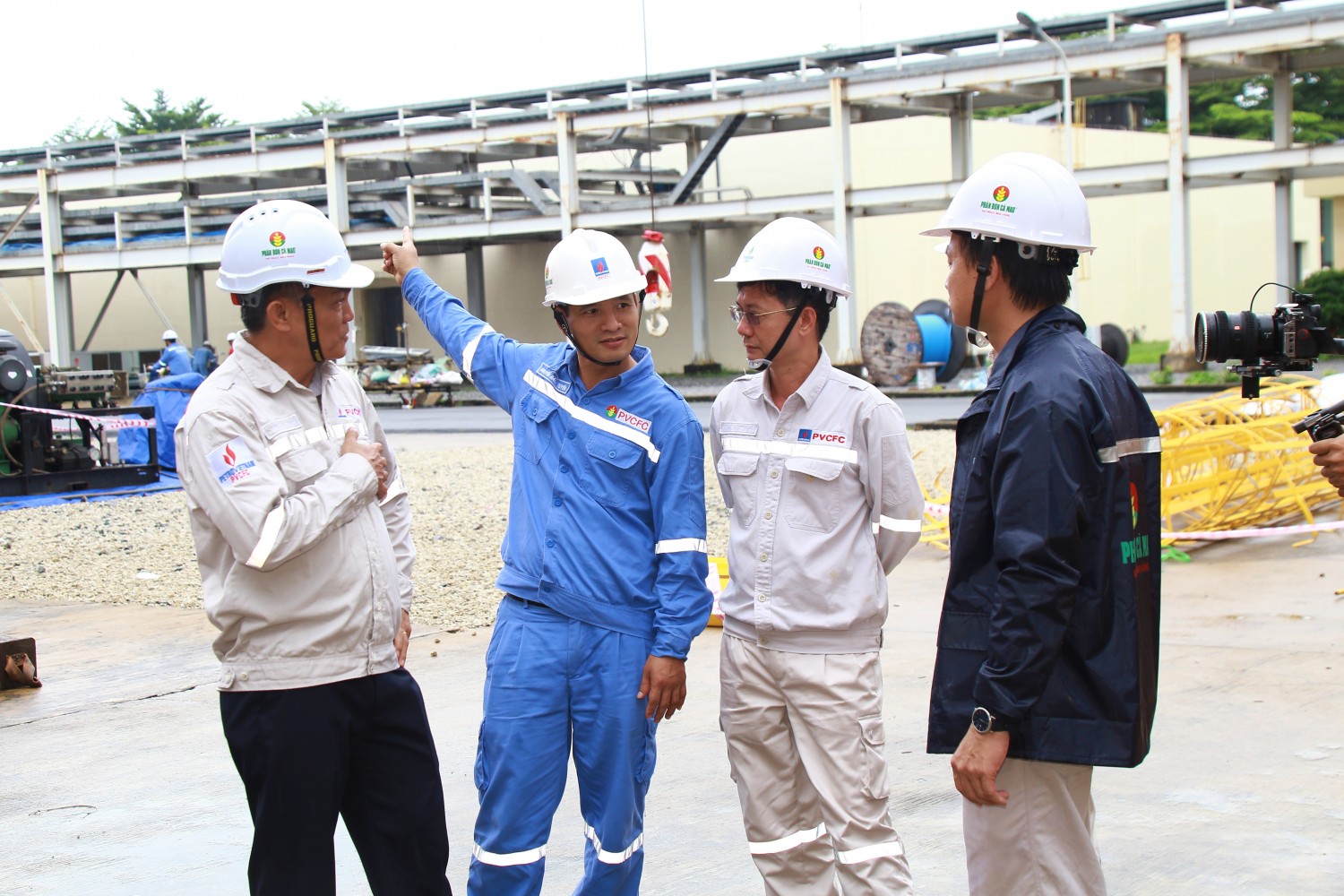 Chạy đua từng giờ trên công trường BDTT Nhà máy Đạm Cà Mau Chạy đua từng giờ trên công trường BDTT Nhà máy Đạm Cà Mau