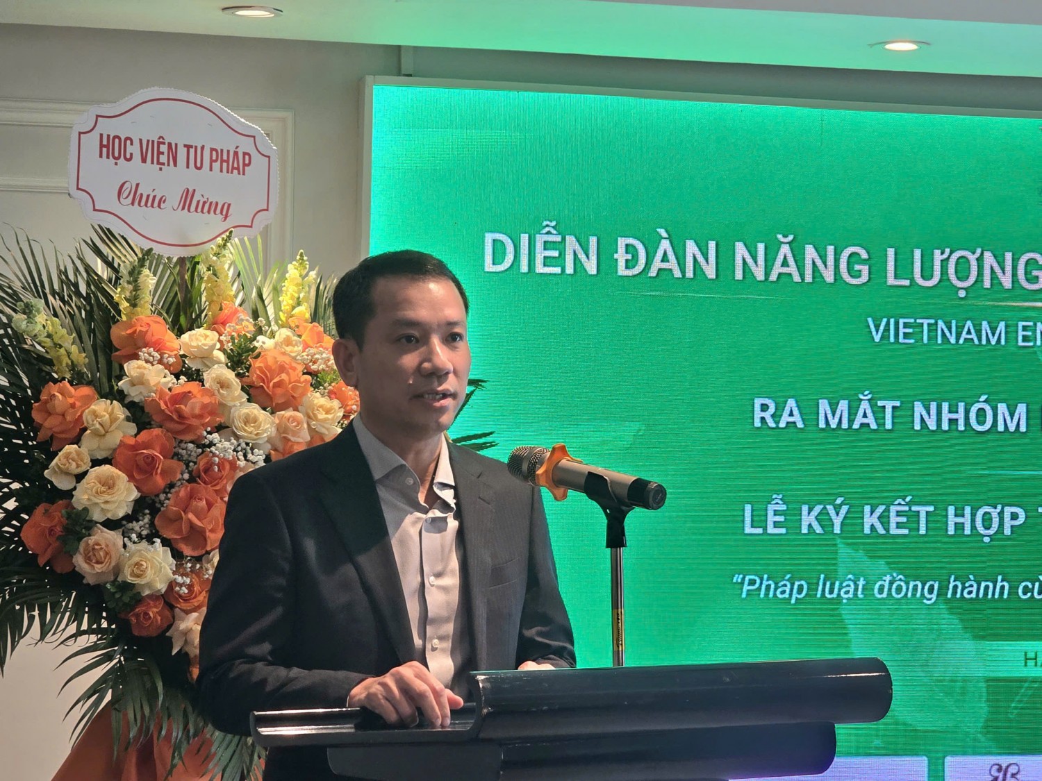 Xây “hạ tầng mềm” cho thị trường năng lượng Xây “hạ tầng mềm” cho thị trường năng lượng