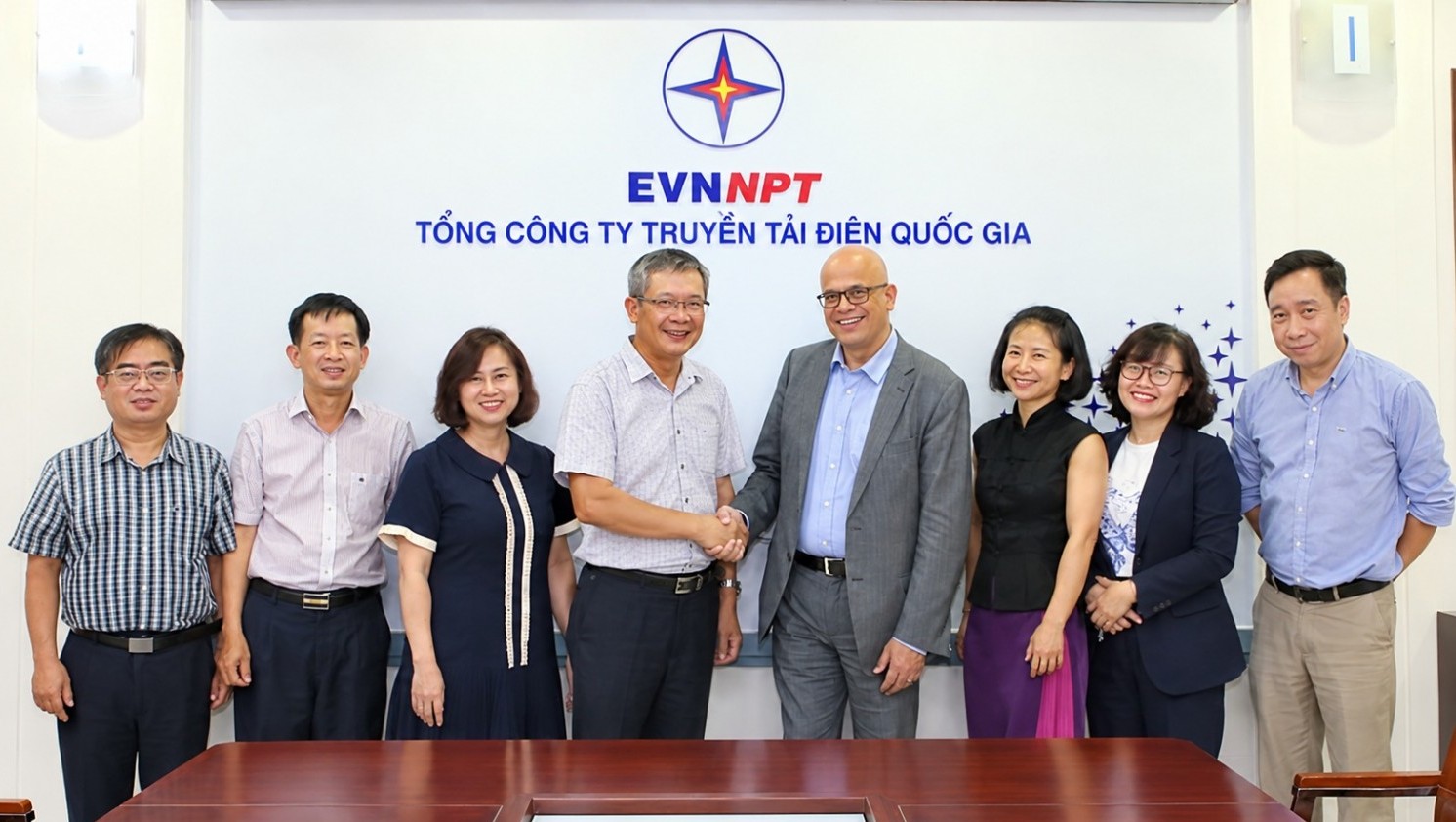 EVNNPT chủ động đa dạng hóa nguồn vốn, tạo nguồn lực phát triển lưới truyền tải điện đến năm 2030