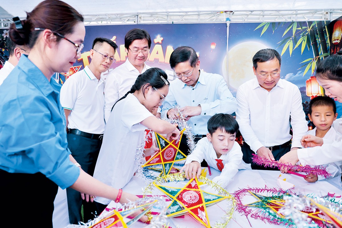 Thắp sáng những ước mơ nơi biên cương Thắp sáng những ước mơ nơi biên cương