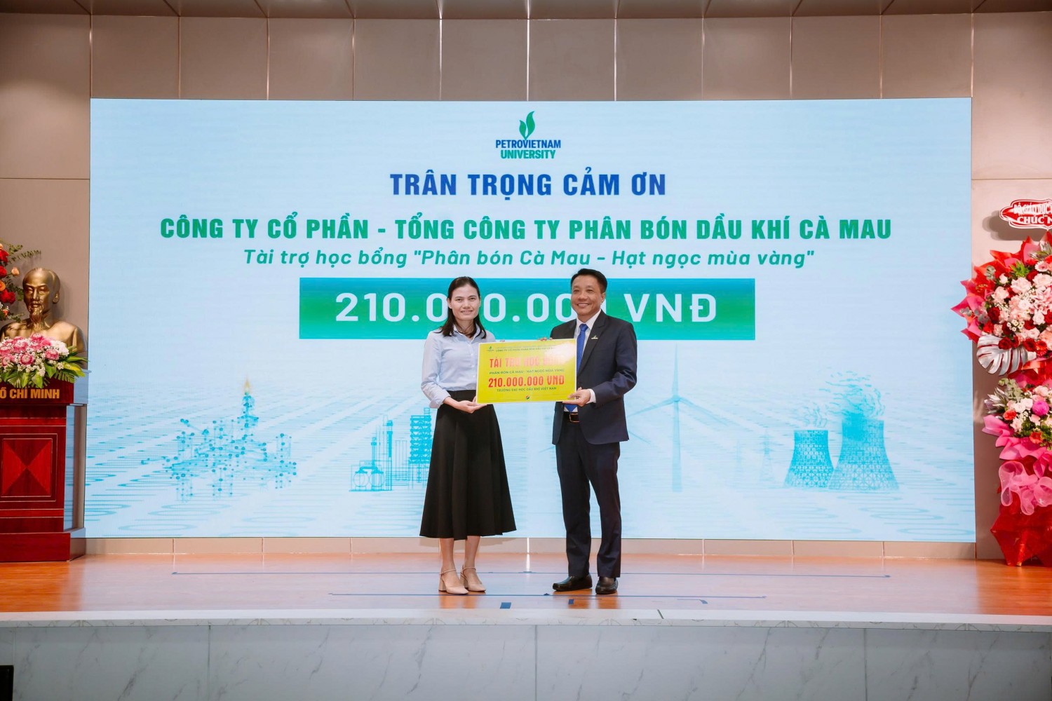 Một thập kỷ PVCFC tiếp sức thế hệ kỹ sư PETROVIETNAM tương lai