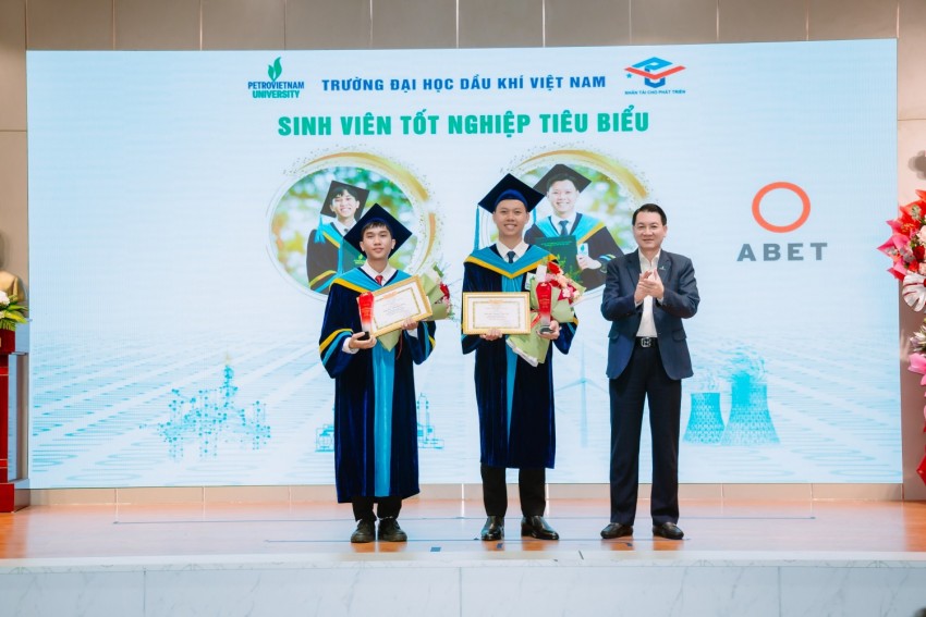 Tiếp nối di sản - Chắp cánh khát vọng Tiếp nối di sản Chắp cánh khát vọng