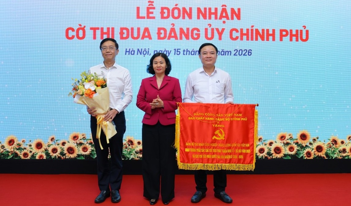 [VIDEO] PETROVIETNAM gặp mặt kỷ niệm ngày truyền thống các ban xây dựng Đảng và đón nhận Cờ thi đua của Đảng ủy Chính phủ
