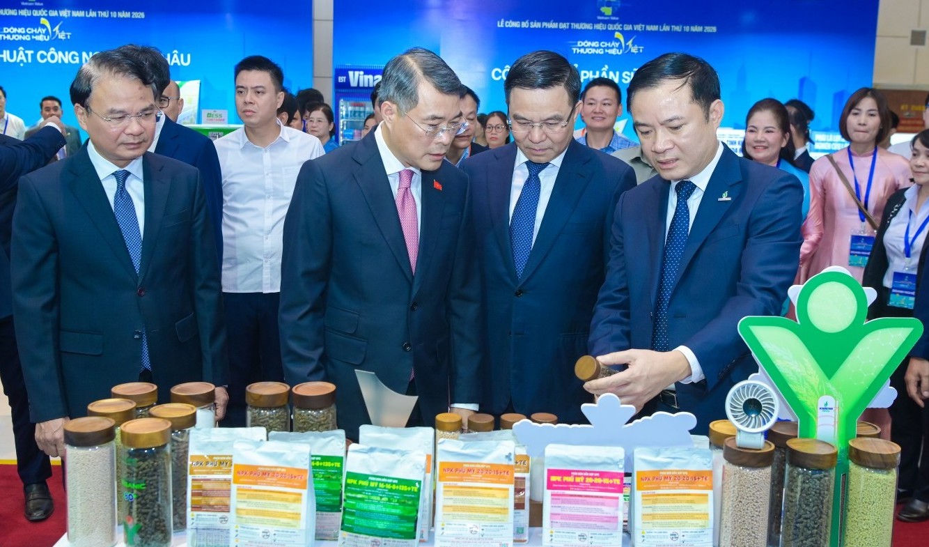 [VIDEO] Thủ tướng Chính phủ tham quan gian trưng bày của PVFCCo - Phú Mỹ tại Lễ công bố Thương hiệu quốc gia 2026
