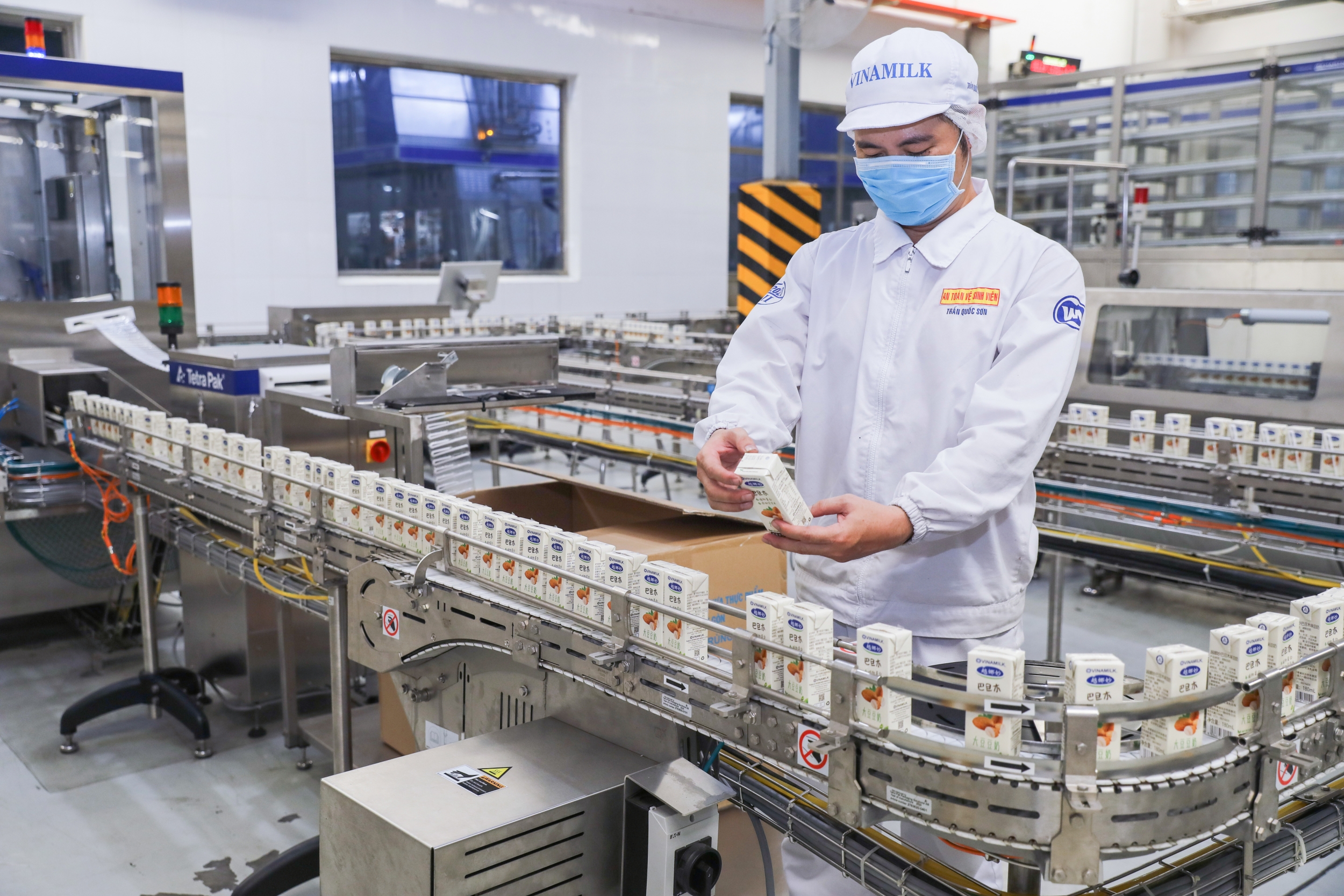 Tin vui về lô sữa xuất khẩu đầu năm từ Vinamilk hứa hẹn một năm lạc quan cho ngành sữa