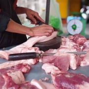 Tiếp tục thúc đẩy nhập khẩu thịt lợn và lợn sống