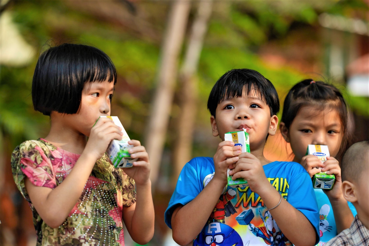 Gần nửa triệu em nhỏ tại các mái ấm, trung tâm bảo trợ xã hội… đã được thụ hưởng chương trình Quỹ sữa Vươn cao Việt Nam suốt 15 năm qua.