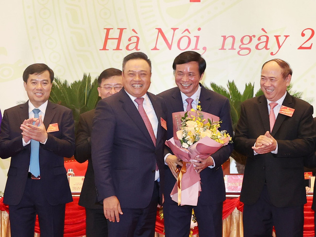 ong tran sy thanh giu chuc bi thu dang uy co quan van phong quoc hoi