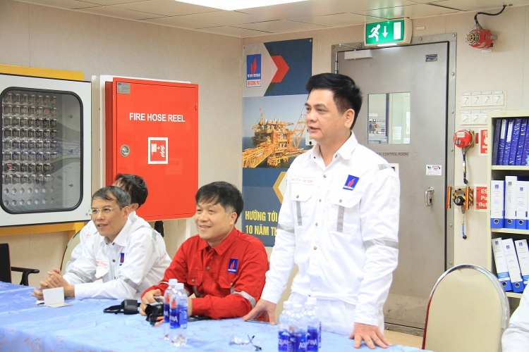 Người lao động dầu khí như những chiến sĩ tiền tiêu, bảo vệ vùng trời, vùng biển nguoi lao dong dau khi nhu nhung chien si tien tieu bao ve vung troi vung bien