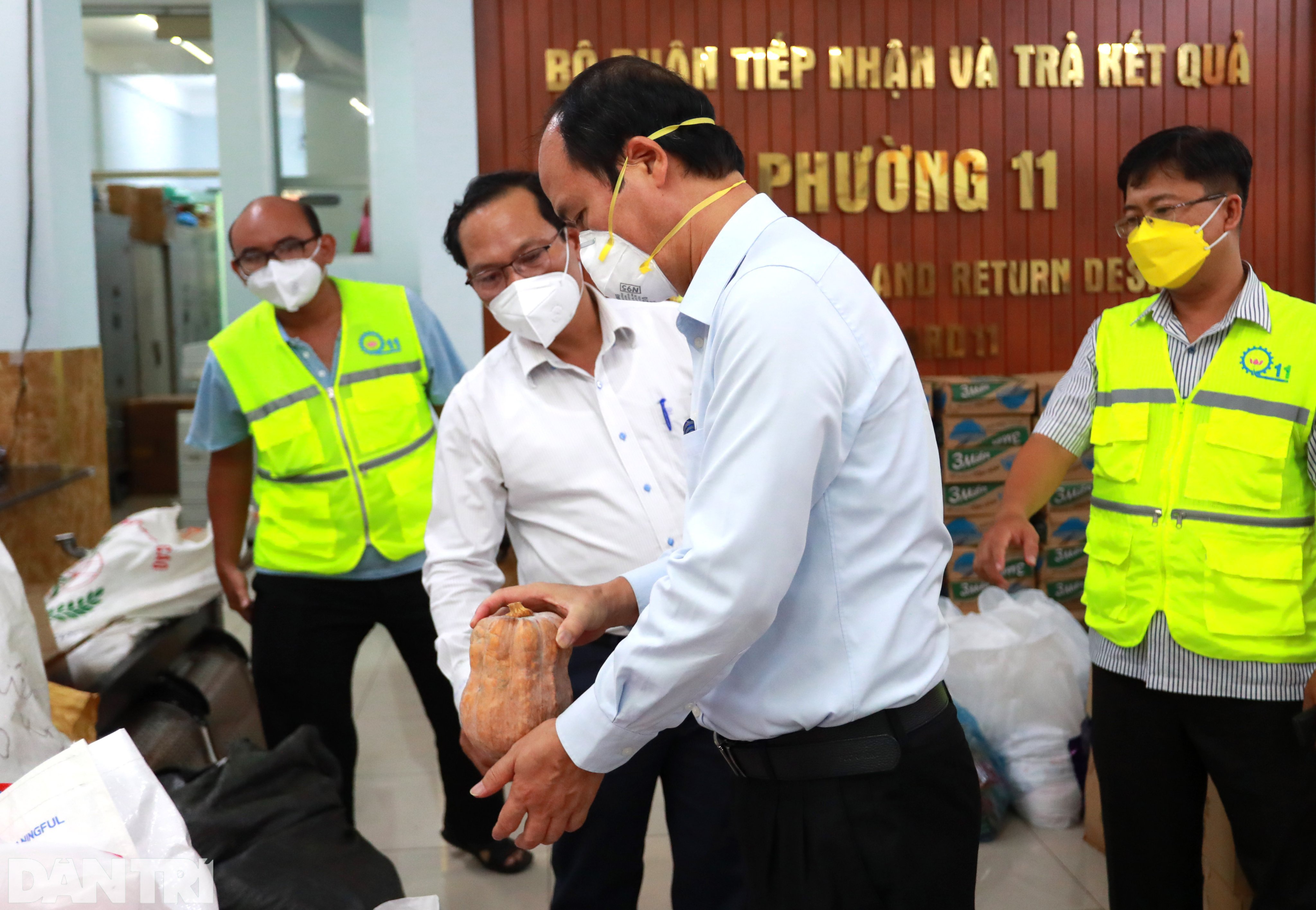 Thứ trưởng Nguyễn Văn Hồi: Mọi người dân khó khăn đều phải được hỗ trợ - 11