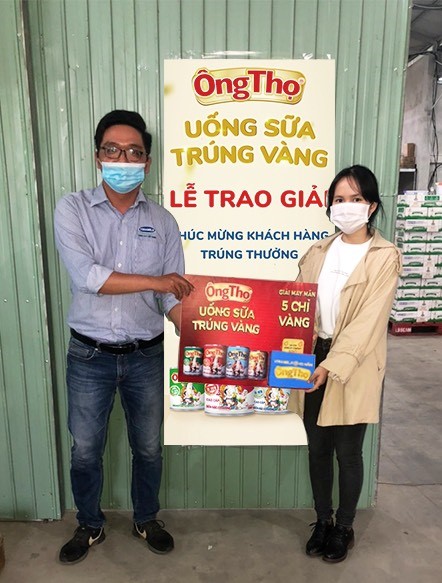 Nhân đôi niềm vui khi bất ngờ trúng 1 lượng vàng từ chương trình 