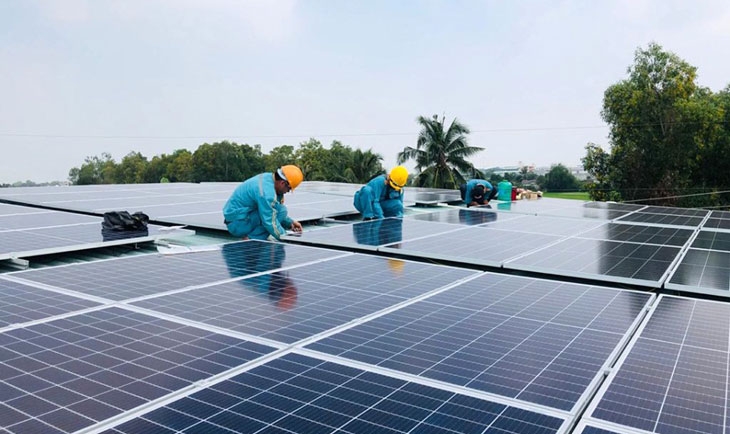 Hệ thống điện mặt trời mái nhà đã phủ xanh nhiều mái nhà tại nhiều địa phương.
