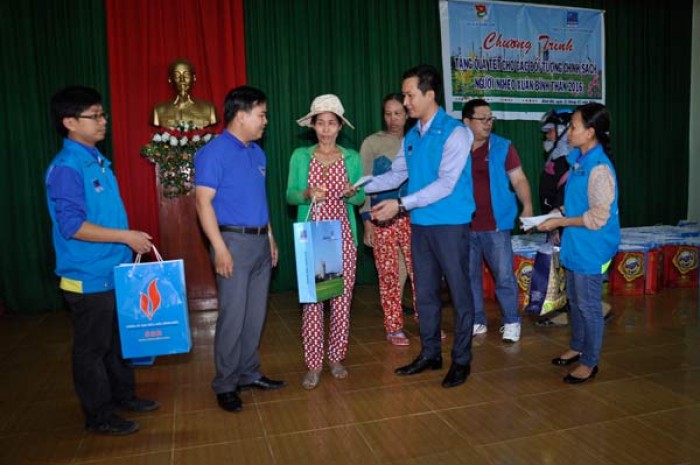 thanh nien bsr sang tao trong lao dong xung kich vi cong dong
