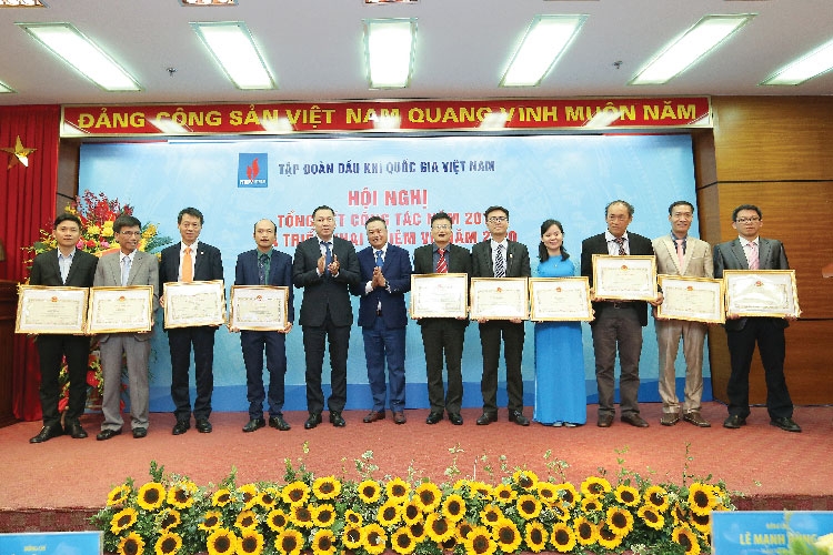 nhung sang kien lam loi 400 ti dong tai bsr bai 2
