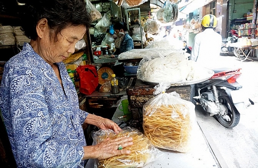cho ba hoa dac san xu quang