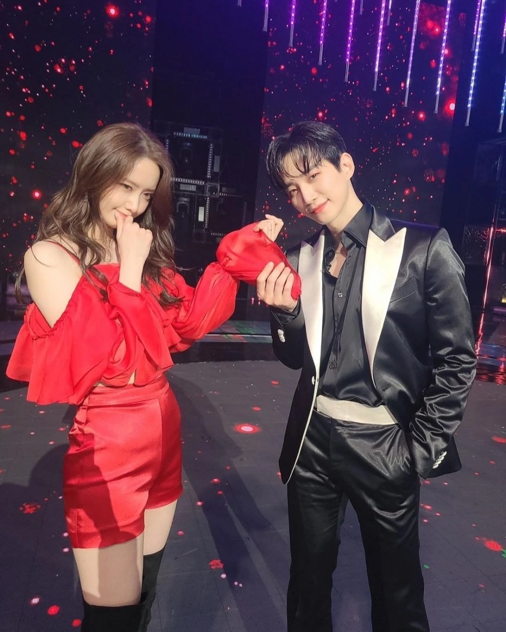 Sao Hàn ngày 2/1: YoonA (SNSD) và Junho (2PM) gây sốt sau màn collab cực cháy trên MBC Gayo Daejejeon