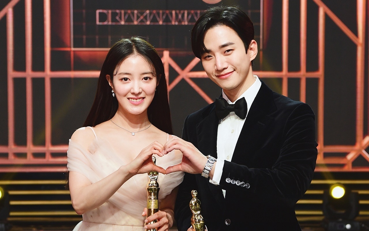 Sao Hàn ngày 3/1: “The Red Sleeve” kết thúc với rating tập cuối cao kỷ lục