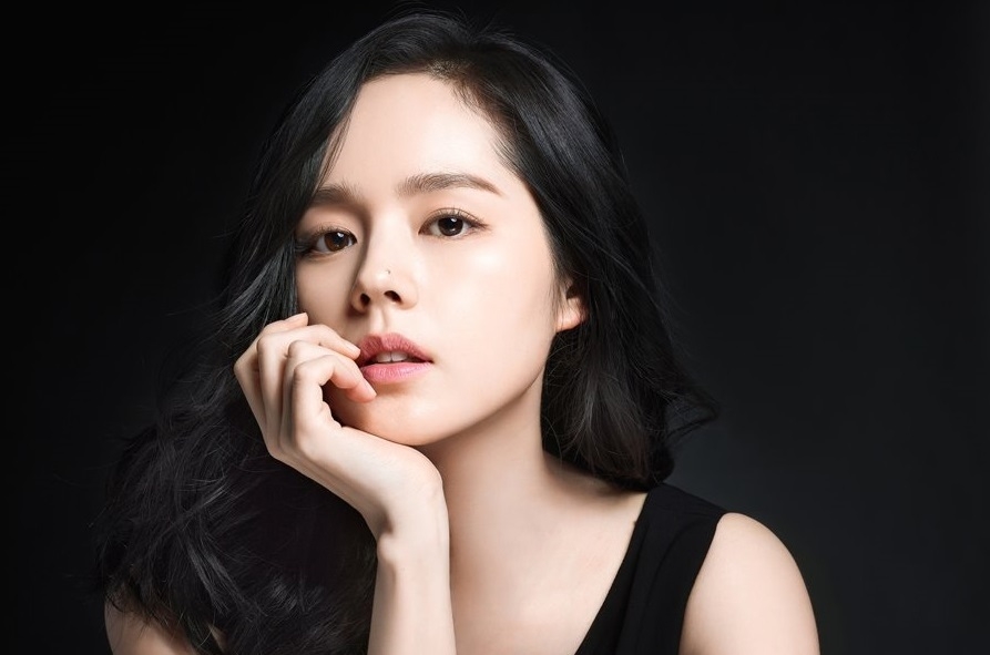 Sao Hàn ngày 6/1/2022: Han Ga In trở lại hoạt động sau 4 năm vắng bóng
