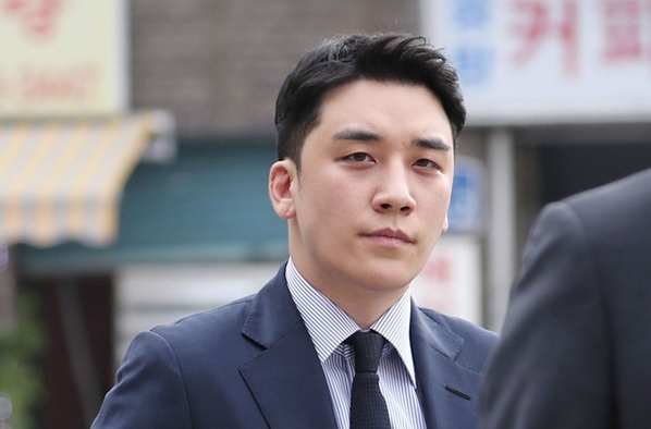 Sao Hàn ngày 28/1/2022: Seungri (Big Bang) nhận mọi tội danh, được giảm nửa án tù Sao Hàn ngày 28/1/2022: Seungri (Big Bang) nhận mọi tội danh, được giảm nửa án tù