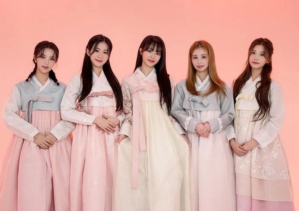 Ngắm dàn idol K-pop trong bộ Hanbok truyền thống đón Tết Nguyên đán 2022