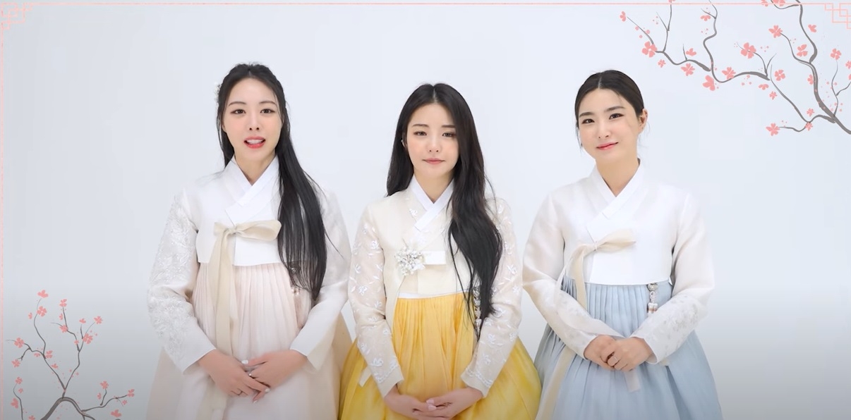Ngắm dàn idol K-pop trong bộ Hanbok truyền thống đón Tết Nguyên đán 2022