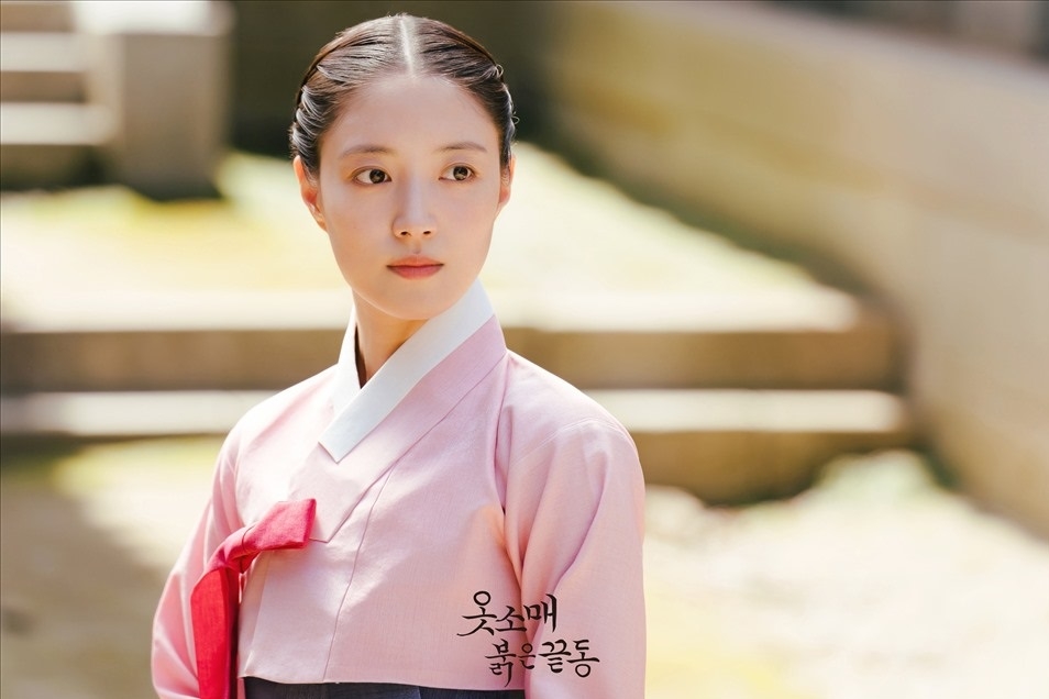 Sao Hàn ngày 4/2/2022: Dawn cầu hôn HyunA sau 6 năm hẹn hò?